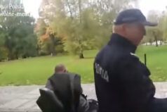 Niepełnosprawny na wózku ucieka policjantom. Hit internetu